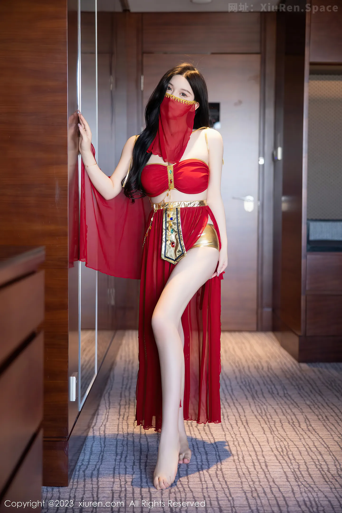 图片[3]-[XiuRen秀人网]2023.04.21 NO.6613 林珊珊 红色透视情趣西域舞娘服加情趣内衣性感私房写真集-秀人网官方网站